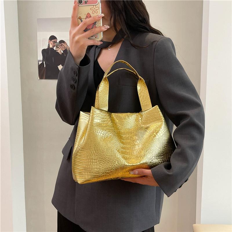 Trendy Bags Large Capacity Tote Bag for Women Fashionable Purse and Handbags Versatile Women Shoulder Bags