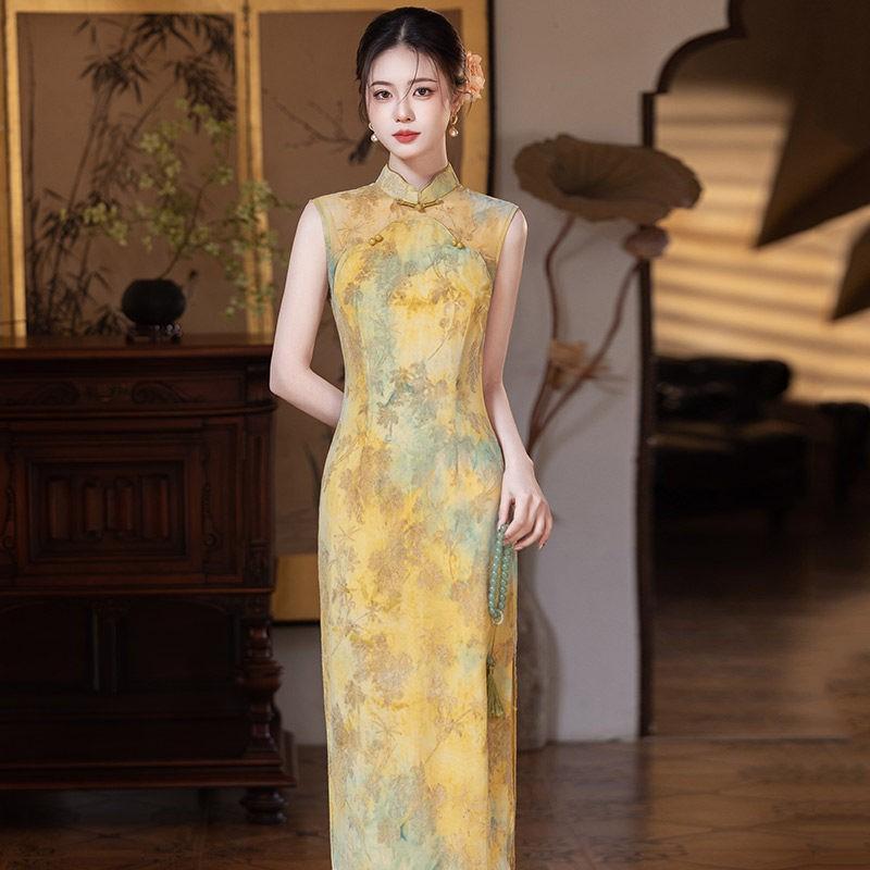 Yellow Sleeveless Modern Chinese-Inspired Long Cheongsam Dress Women 2026 Vintage Style With Velvet Embellishment Small