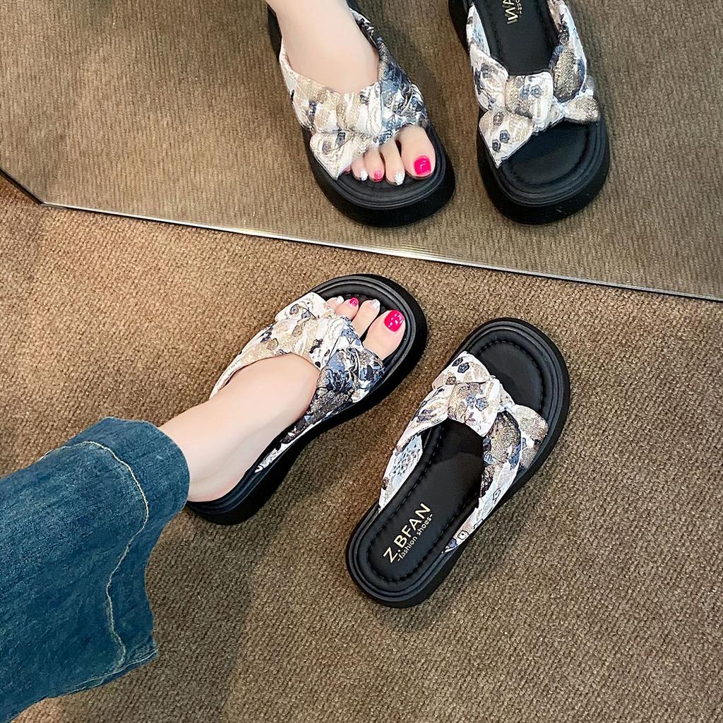 National Style Cool Slippers Female Summer Wear 2025 New Fairy Style with Skirt Thick-bottomed Beach Slippers Fashion One-word Drag