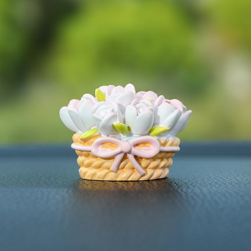 Hyacinth Multi-leaf Small Figurine, Cartoon Mini Car, Center Console Decoration, Strawberry Cute Car Accessory Figurine