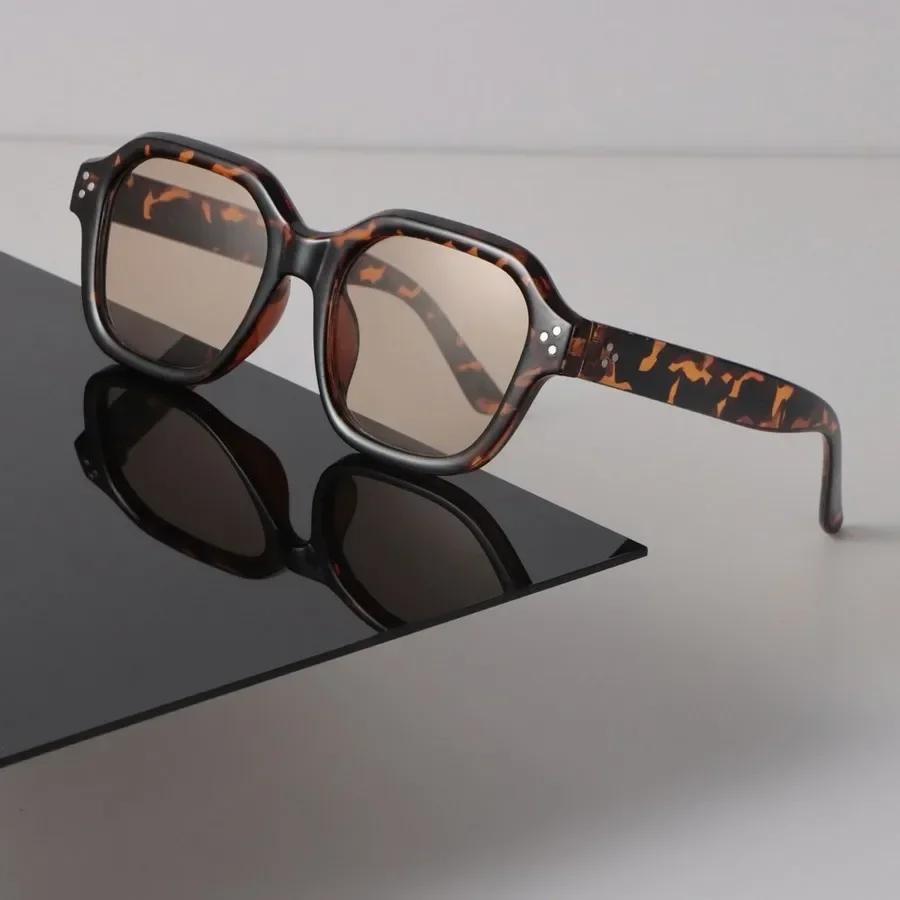 

Retro Classic Square Sunglasses For Women Men Stylish Minimalist Female Male Fashion Glasses Other