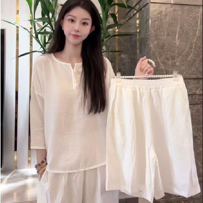 

2026 New Harajuku Style Casual Mother’s Two-Piece: Short-Sleeved Top and Shorts L: 100-110 lbs белый
