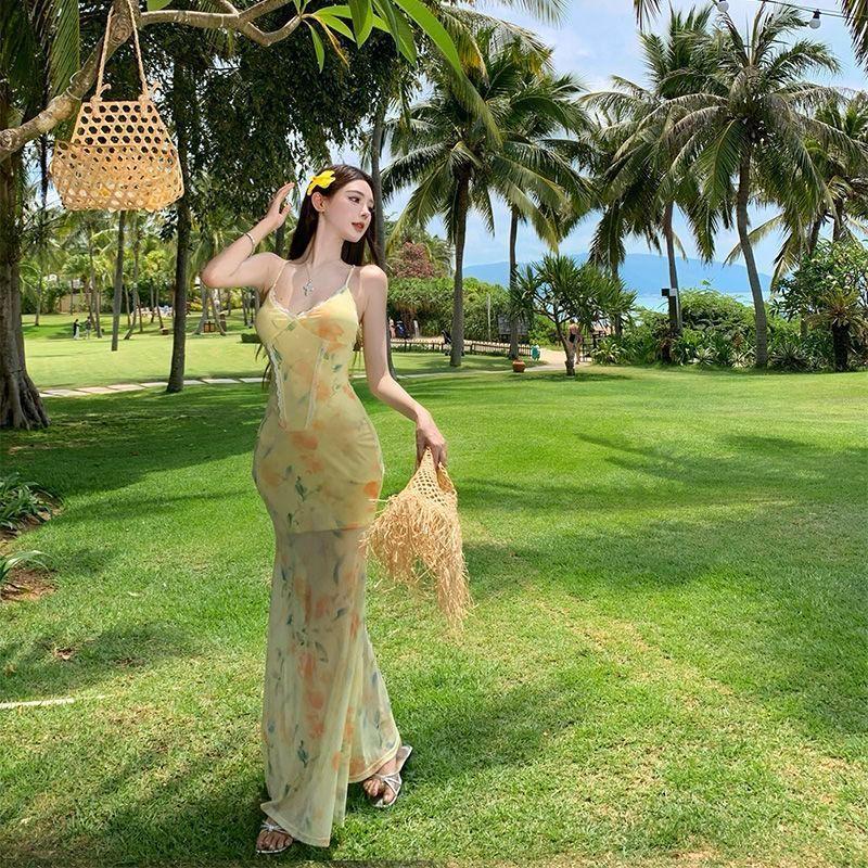 Beautiful Seaside Vacation Wind Floral Suspender Dress Women's Summer New French Halter Waist Thin Hip Skirt