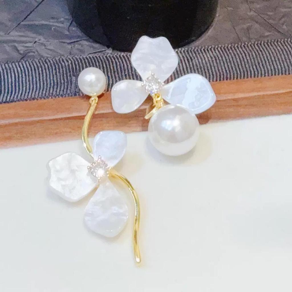 French Summer Style Pearl Flower Earrings - Exquisite, Fashionable, High-End