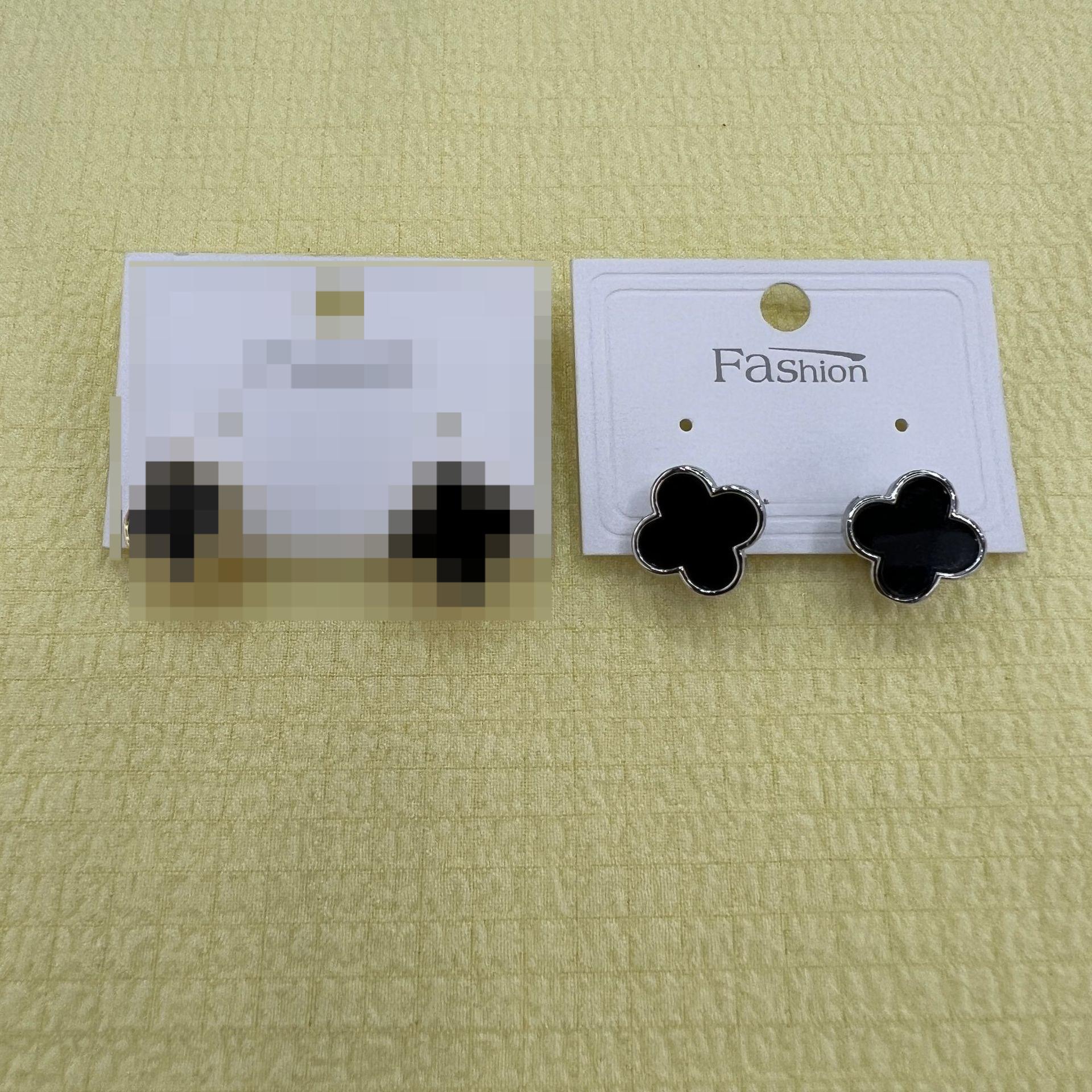 

Нові Модні Сережки-Чотирилисники для Жінок Версія Преміум Гіпоалергенні Сережки з Натурального Білого Перламутру silver чорний