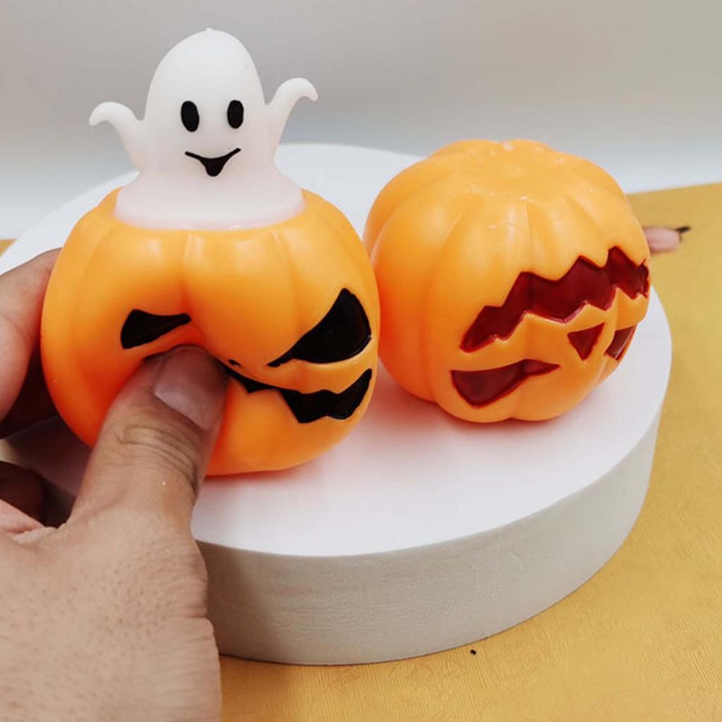 Halloween Pumpkin Decompression Toy Stress Reduction Creative Squeeze Pumpkin Toy for Halloween Goody Bags Party Favors