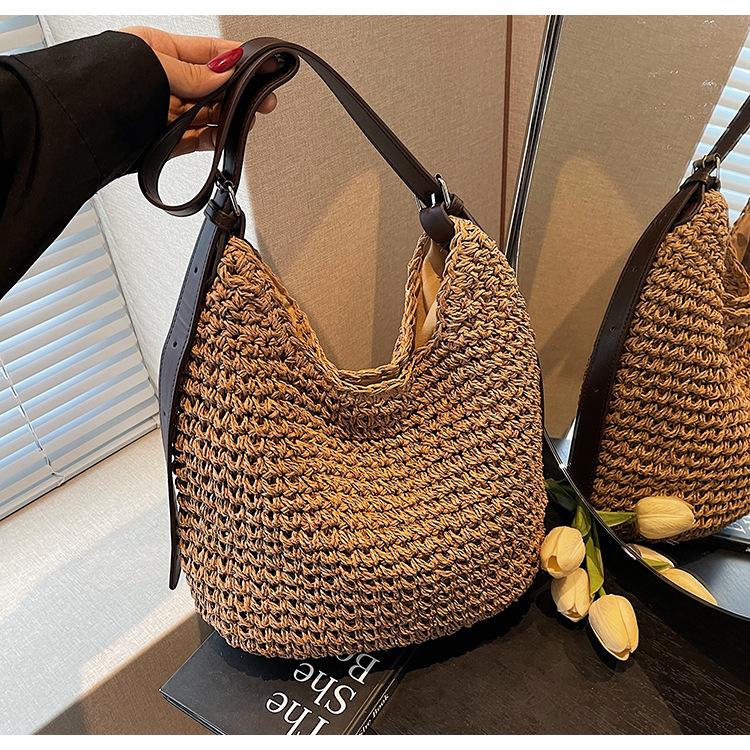 Large Capacity Woven Bag Women's New Fashion Commuter Shoulder Bag Seaside Vacation Beach Bag Woven Straw Tote Bag for Women