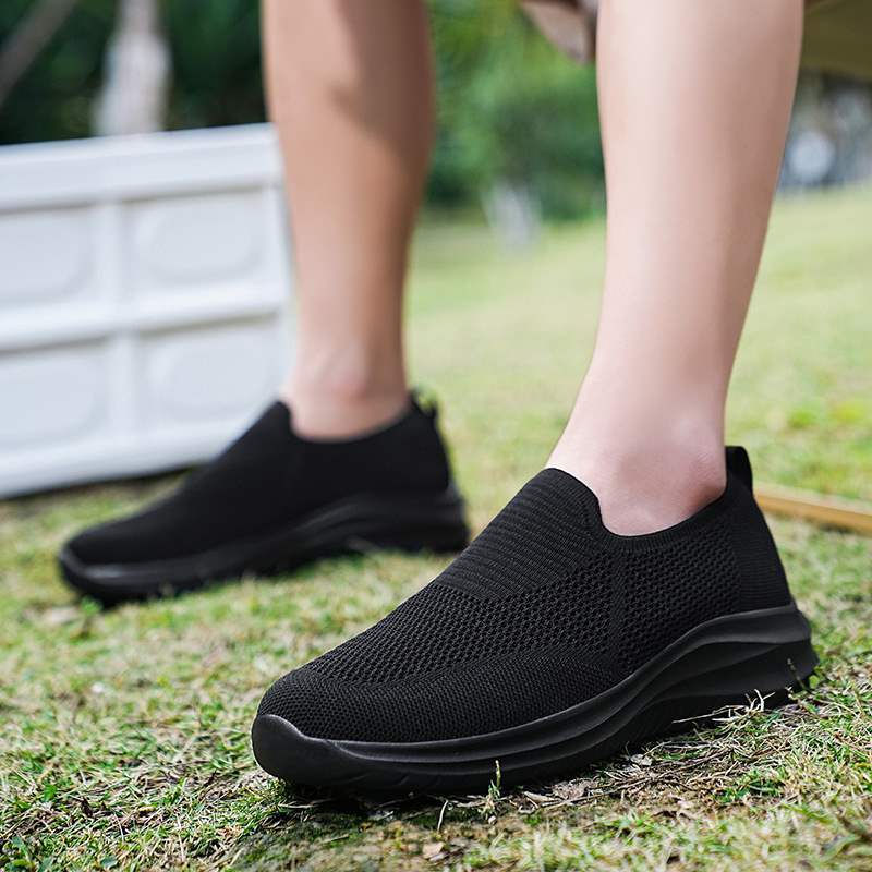 Stepping Shoes Summer Large Size Fly-woven Breathable Shoes Sports Lightweight Soft-soled Running Travel Shoes