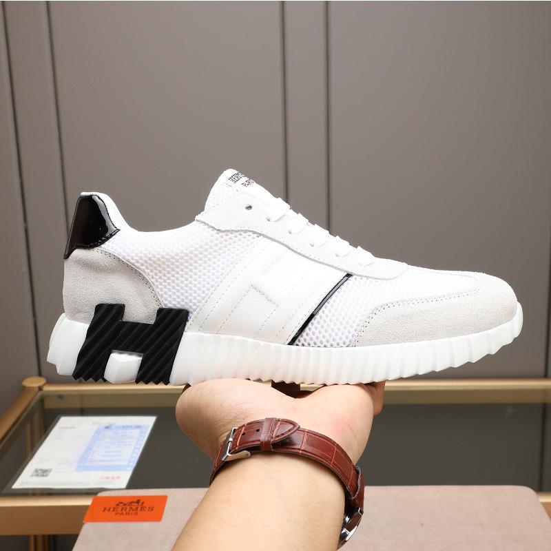 New Fashionable Sports and Leisure Shoes with Low Cut Breathable Comfortable and Lace Up Design for European Stations Trendy Board Shoes for Men