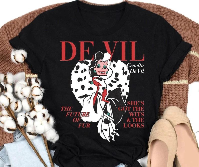Villains Cruella De Vil Magazine Black TShirt S