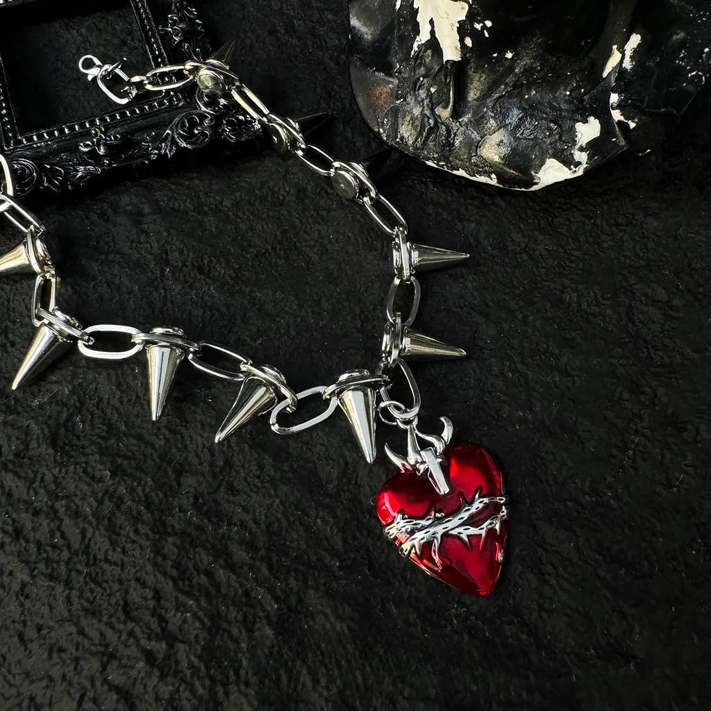 Y2K Herz Nieten Halskette Gothic Punk Stil Herz Anhänger Halskette für Männer Frauen Übertriebener Schmuck Zubehör Geschenke