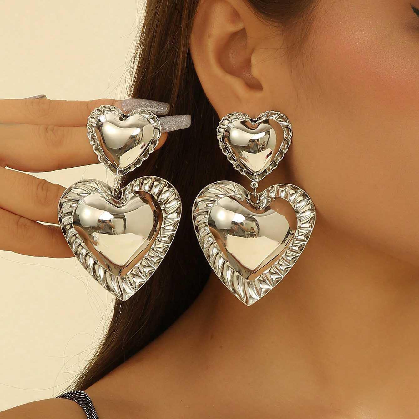

Accessories Temperament Love Earrings Fashion Light Luxury Retro Geometric Versatile Earrings