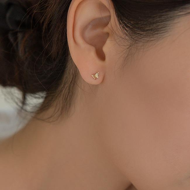 Lunne 14K Butterfly Piercing Earrings (14K Gold) S13