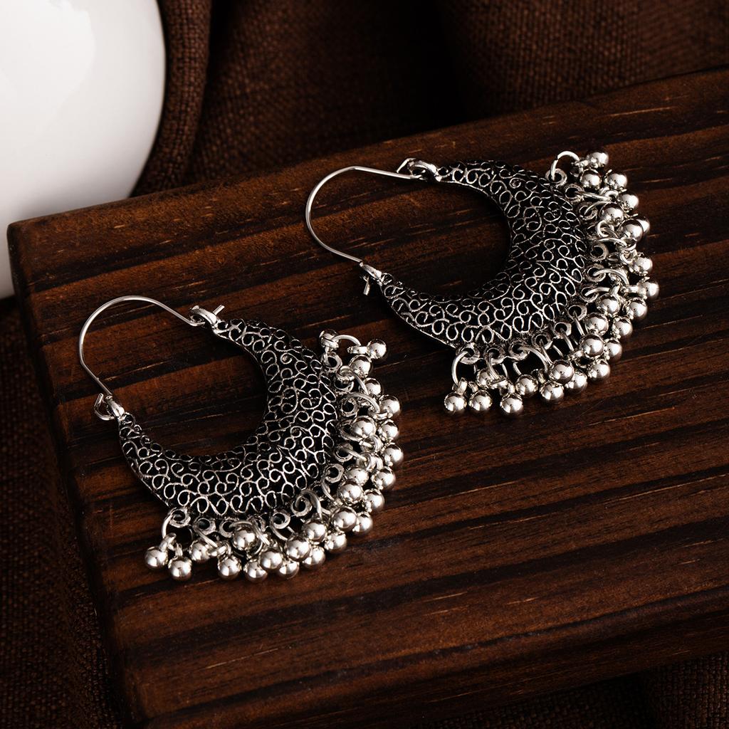 Ethnic Style Retro Temperament High-End Stud Earrings Silver Round Beads Beaded Fringed Earrings Women'S Crescent Light Luxury Earrings