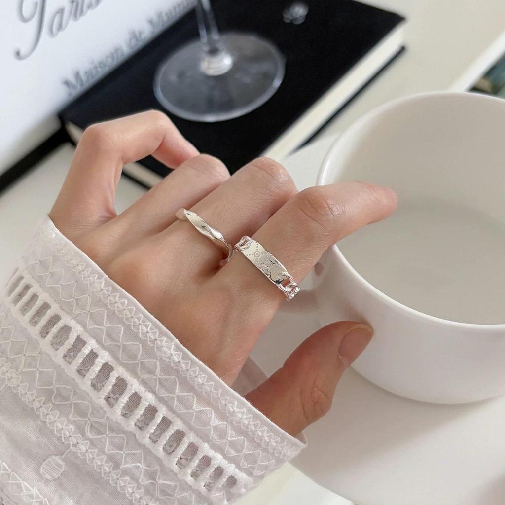 Sleek and elegant open ring for women, featuring a niche design and fashionable ins style, perfect for an internet celebrity index finger statement.