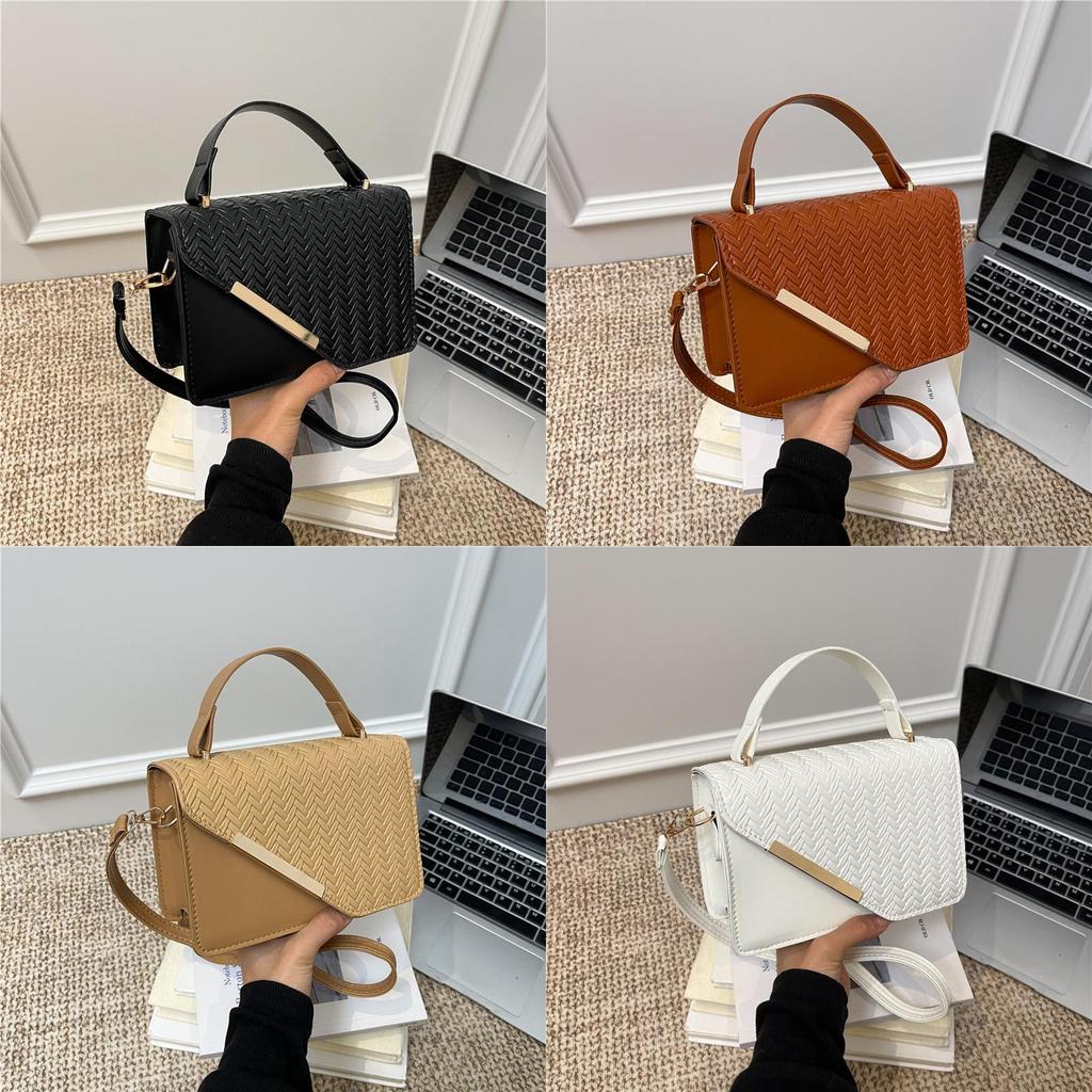 Sac bandoulière femme style urbain en PU avec bandoulière chaîne pour un usage quotidien décontracté