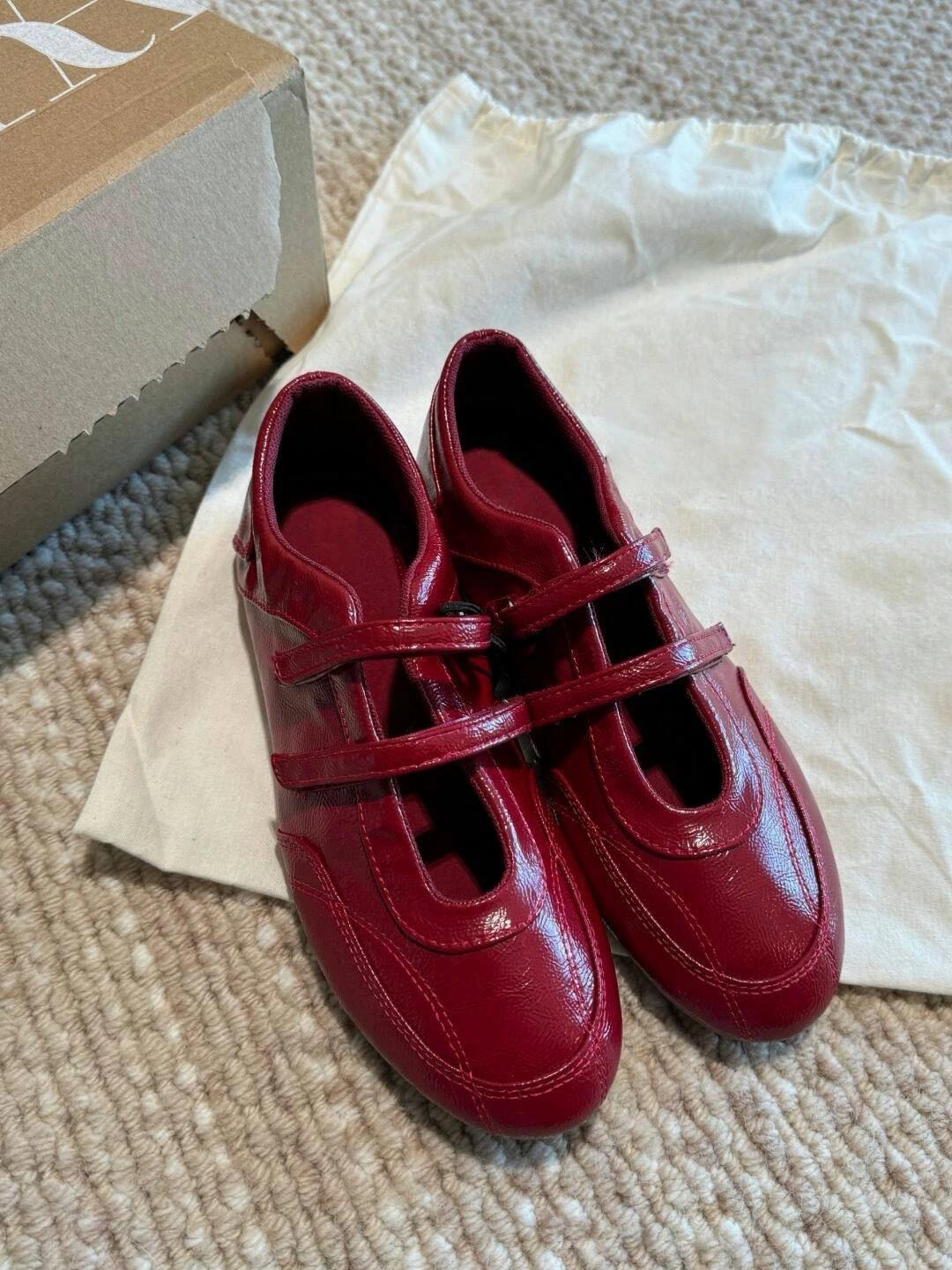 

Cowhide version~ retro round head shallow mouth Velcro Mary Jane shoes women s 2025 new casual sports flat shoes 40 красный