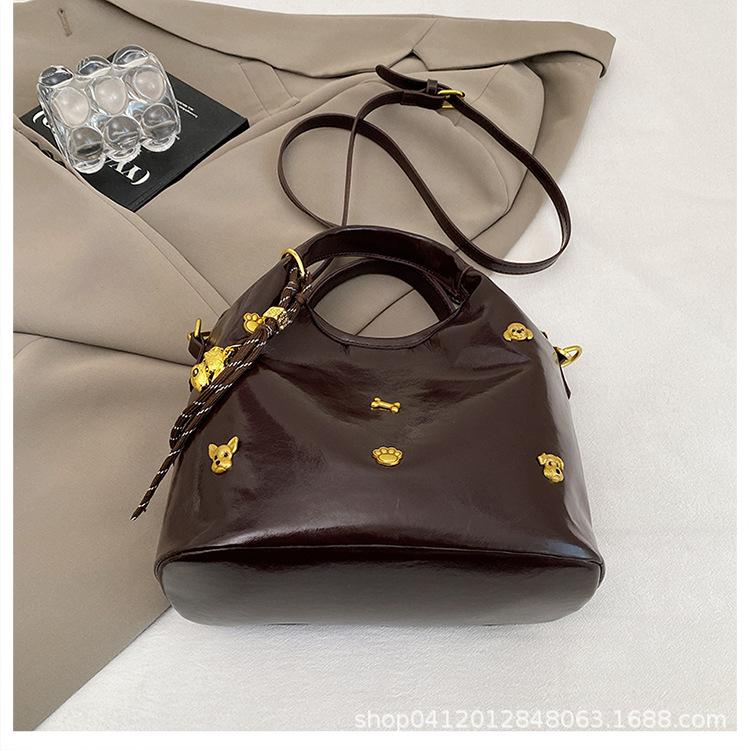 

Портативная сумка-тоут в иностранном стиле, женская, новая 2025 года, высококлассная, универсальная, для поездок на работу, модная наплечная сумка-кроссбоди