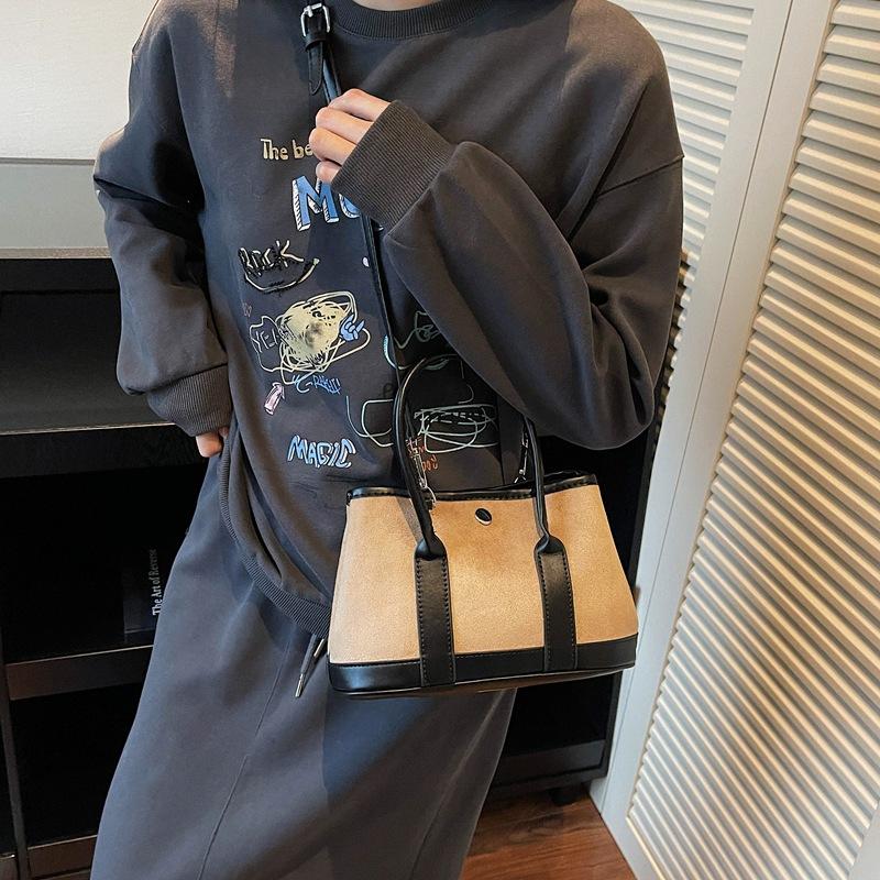 Retro Suede Handbag Women's 2025 Autumn and Winter New Commuter Messenger Bag Leopard Print Versatile Bucket Bag