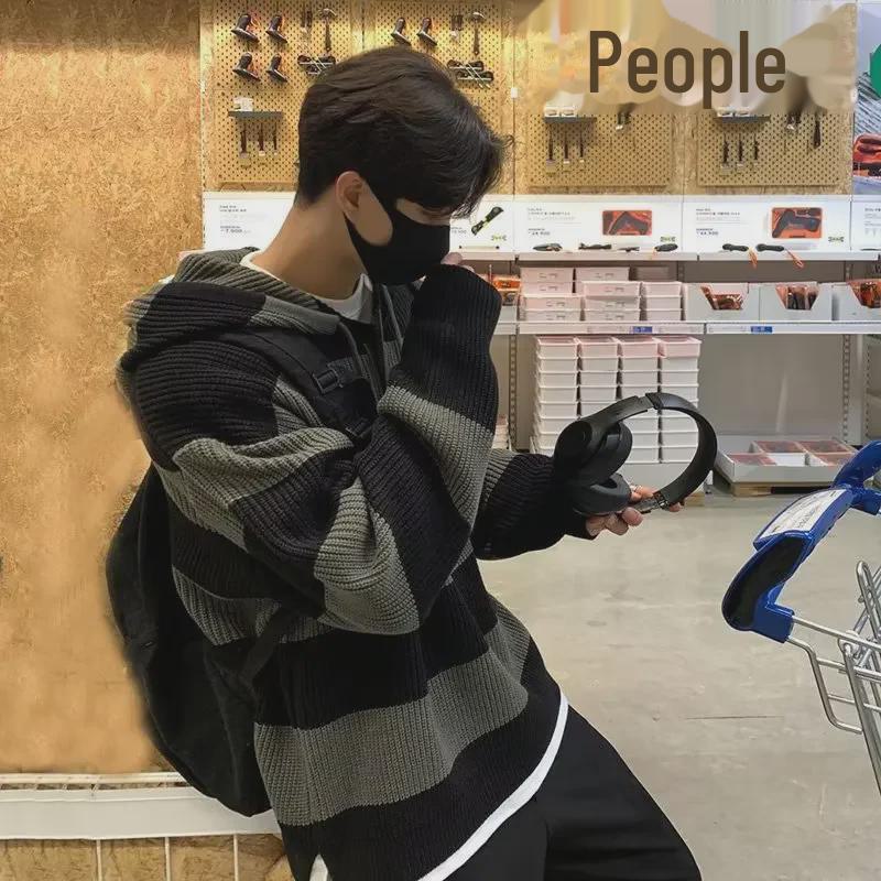 Korean Retro Knit Sweater: Loose, Spliced, American-Hong Kong Style for Men