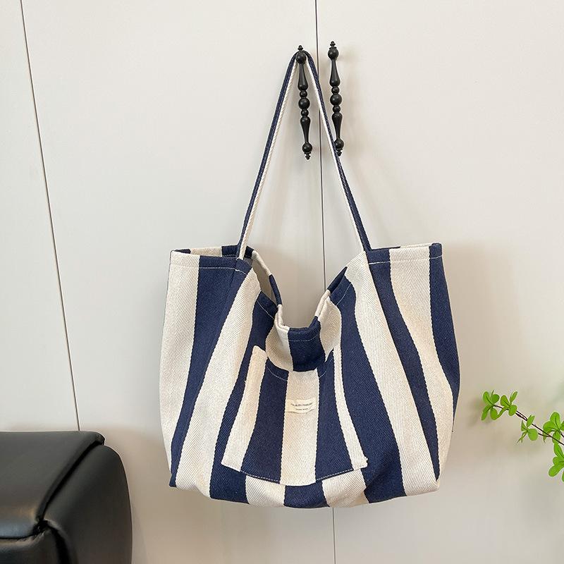 

Сумка в корейском стиле женская 2025 новая трендовая нишевый дизайн ретро сумка через плечо сумка-шоппер через плечо большая вместимость сумка-тоут синий