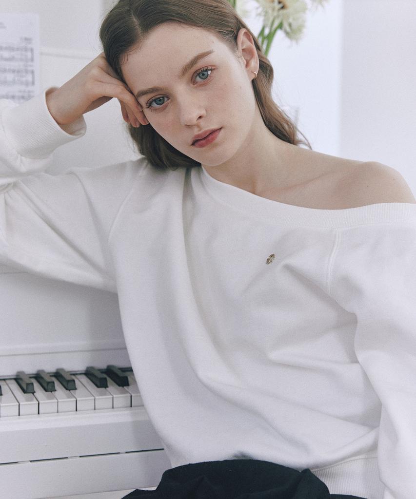 LETTER FROM MOON Edin Off-Shoulder Sweatshirt (Ivory)