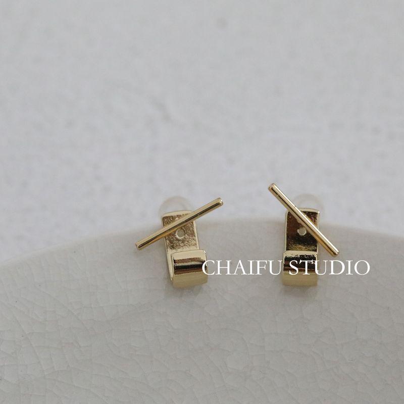 

INS R103 Studio Daily Work Clothing Stud Earrings Gold Pair