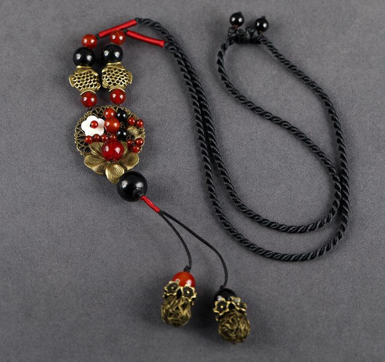 

GemChic Women s New Vintage Marble Flower Pendant Necklace Cool Versatile Chain Fashion Birthday Christmas Jewelry Gift
