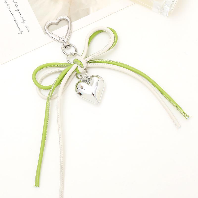 Creative Pearl Bow Pendant Keychain: Exquisite Gift Accessory for Bag or Phone Case