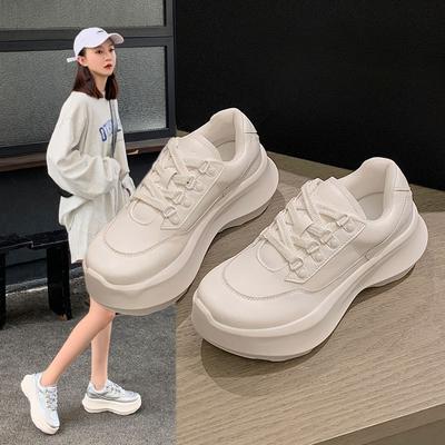 Baskets à plateforme blanches pour femmes 2024 Automne Chaussures de sport à lacets à semelle épaisse Femme Chaussures de marche respirantes en cuir PU Femme
