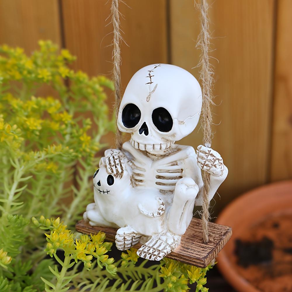 Outdoor-Schaukel-Skelett und hängendes Katzen-Ornament, federnde Gartenschaukel-Skelettstatue Baumdekoration, lustiger Anhänger zum Aufhängen im Hof, Geschenk für Halloween