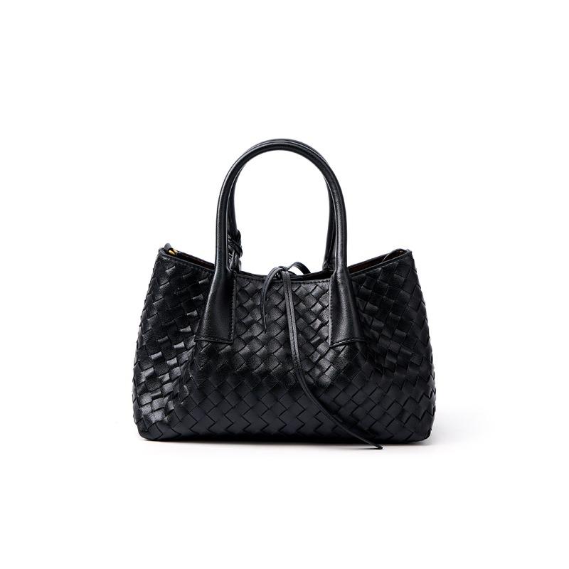 Portable Handmade Cowhide Woven Bag Niche Versatile Style Underarm Casual Fashion Large Capacity Shoulder Tote Bag