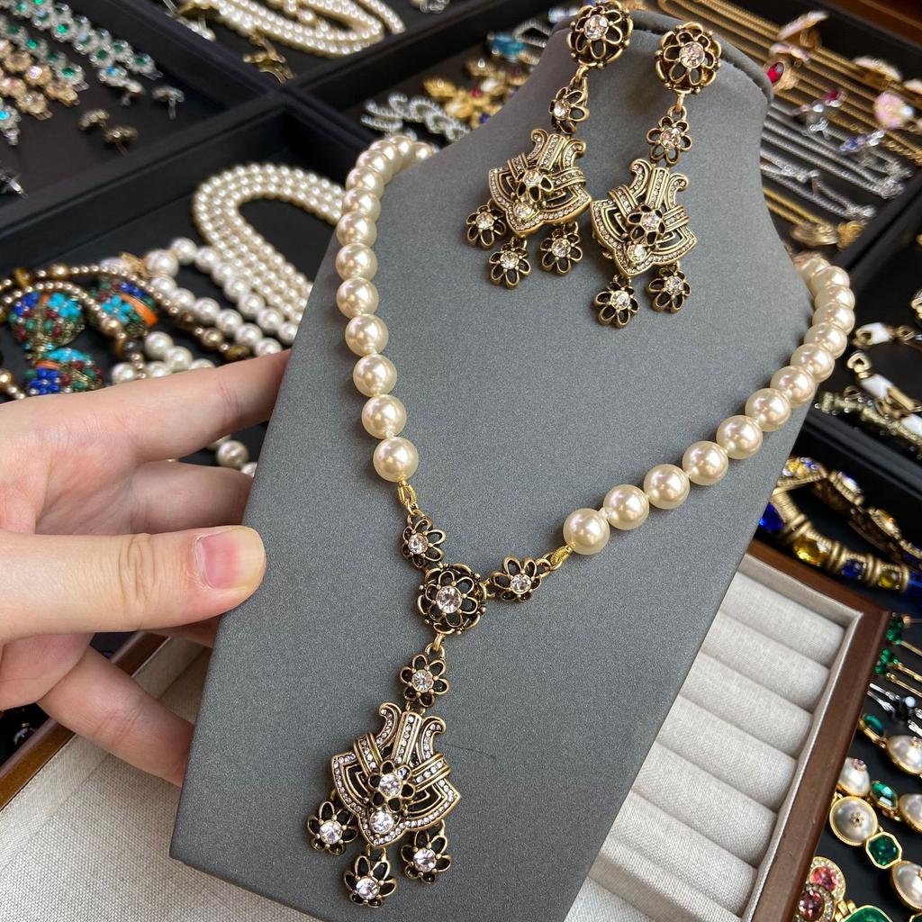 French European Vintage Vintage Heavy Industry Zircon Flower Necklace Earrings Court Classical Earrings