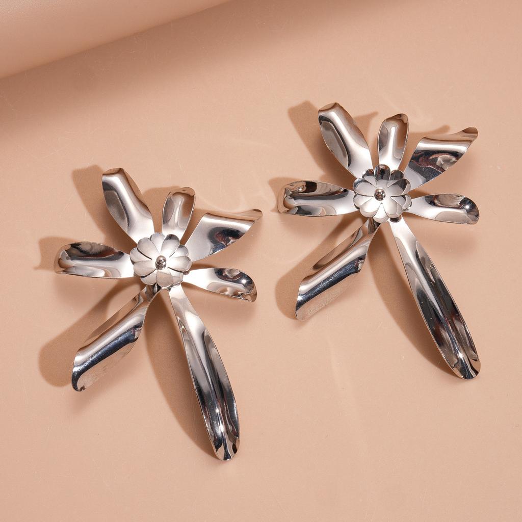 Spray paint double-layer flower pendant sweater chain simple item set