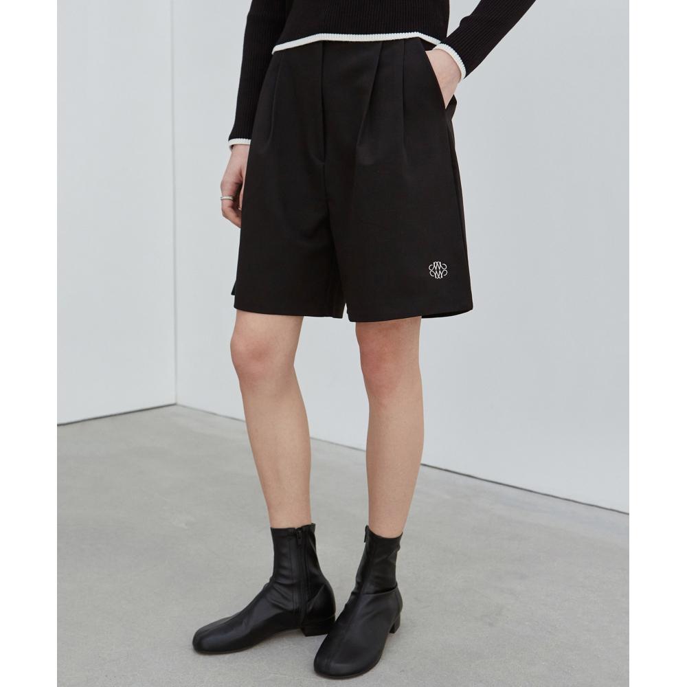 

NICKNICOLE NICOLE HALF BERMUDA PANTSBLACK