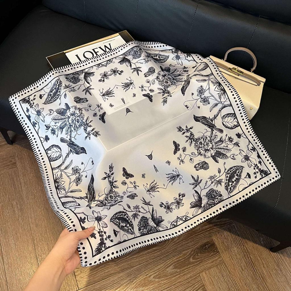 Fashion Black and White Printing Temperament Square Scarf Imitation Silk Korean Version Decorative Scarf Scarf Professional Decorative Shawl Silk Scar