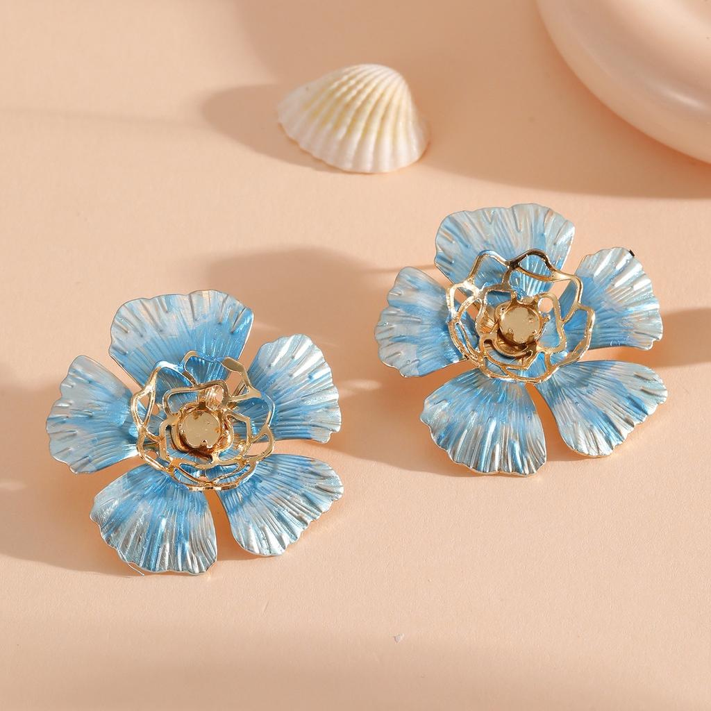 New three-dimensional flower earrings women's ins light luxury high-end earrings popular versatile fashion niche earrings