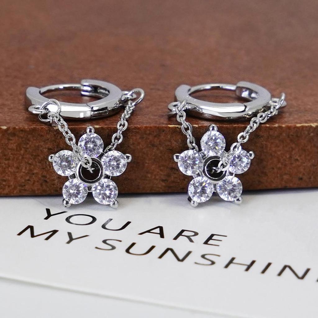 Korean S925 Silver-Plated Flower Earrings: Trendy Sparkling Diamond Studs with Luxurious Style for Women