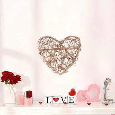 11.8Inch Rattan Heart Wreath Twig Garland DIY Vine Wreath Rattan Wall Hanging Decor Takraw Craft Mother's Day Outdoor Decor