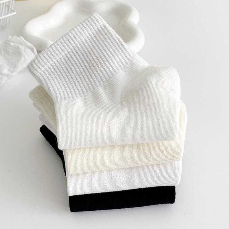 Women's Zhuji Cotton Socks: Soft, Sweat-Absorbing, Odor-Resistant, Comfortable Sports and Everyday Wear, Solid Colors, Short Length.