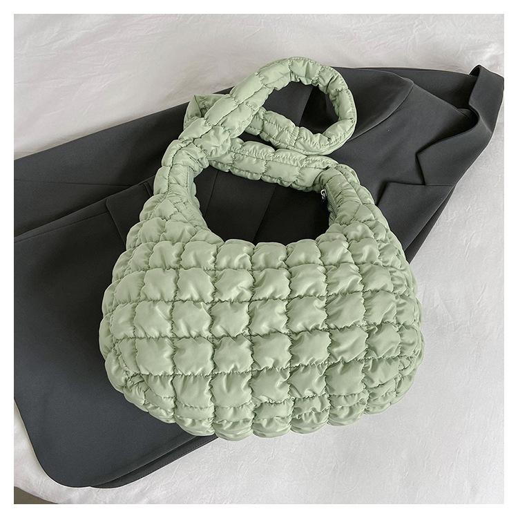 Korean versi Instagram girl pleated cloud bag 2026 new lightweight and versatile bubble large capacity commuting crossbody bag