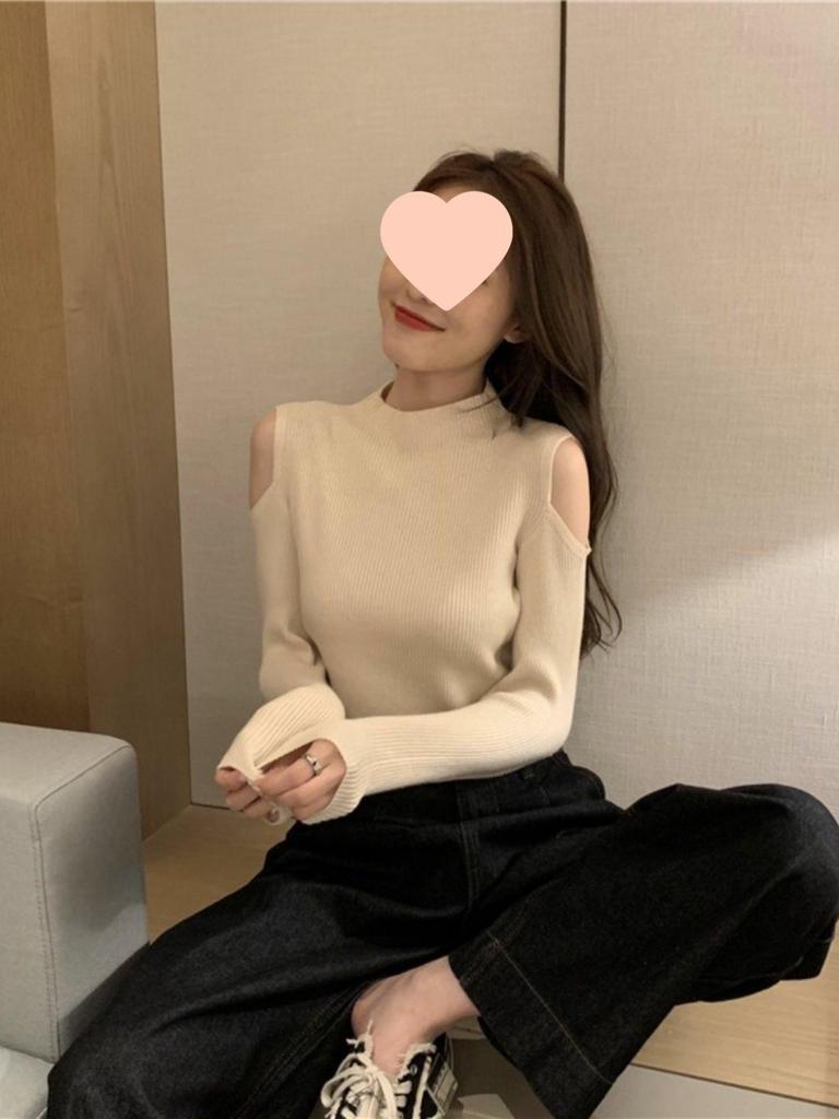 Korean Off-Shoulder Knit Long-Sleeve Sweater for Women - Spring 2025 Collection