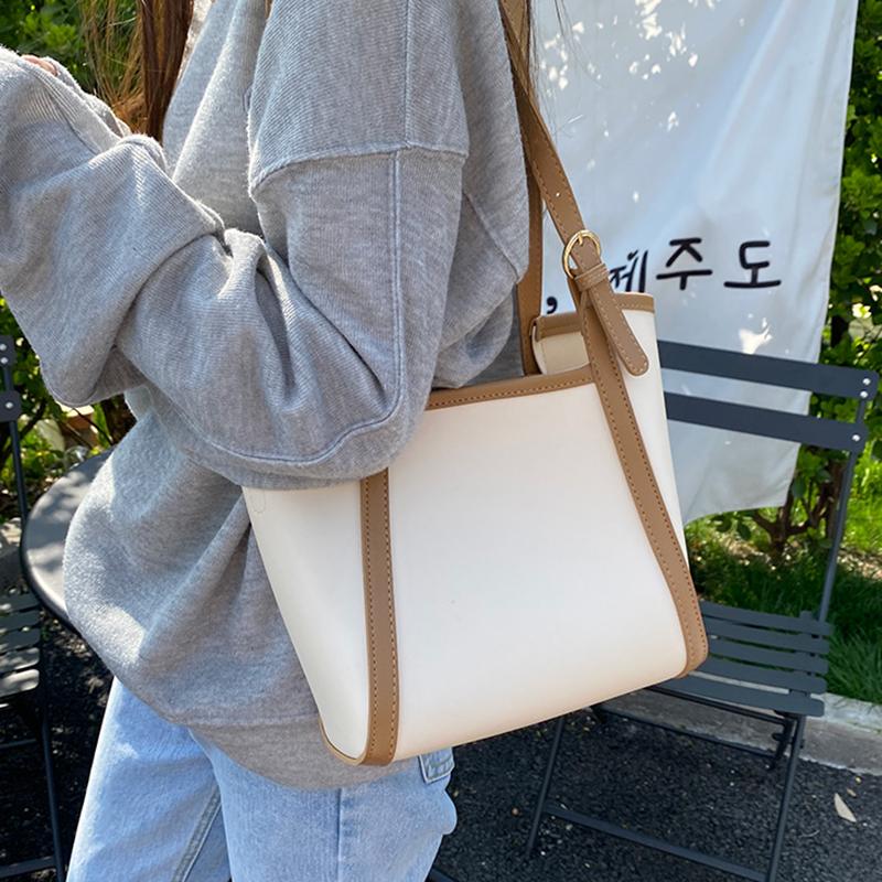 Large capacity student shoulder bag for women contrast color shoulder bag commuting bag fashionable new