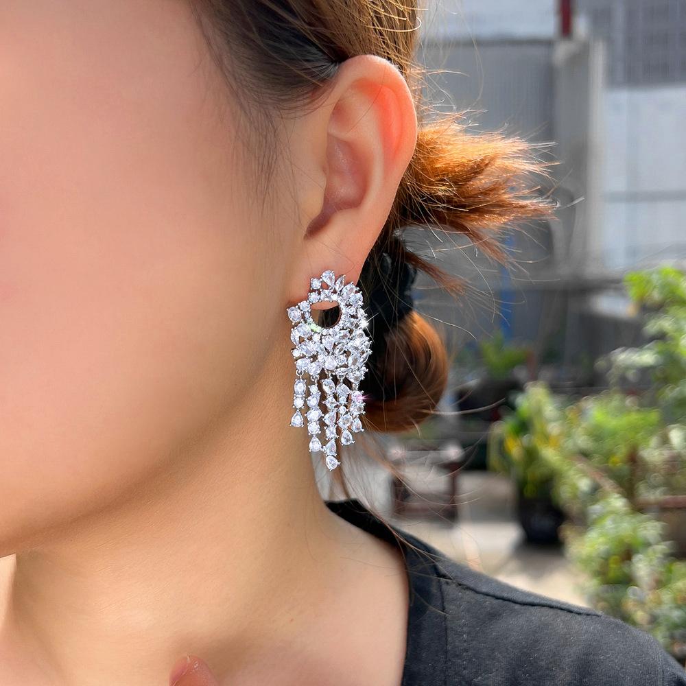 Leichter Luxus Temperament Zirkon Quastenohrringe, High-End Ohrringdesign Zeigt Ein Kleines Gesicht Voller Diamanten Ohrringe