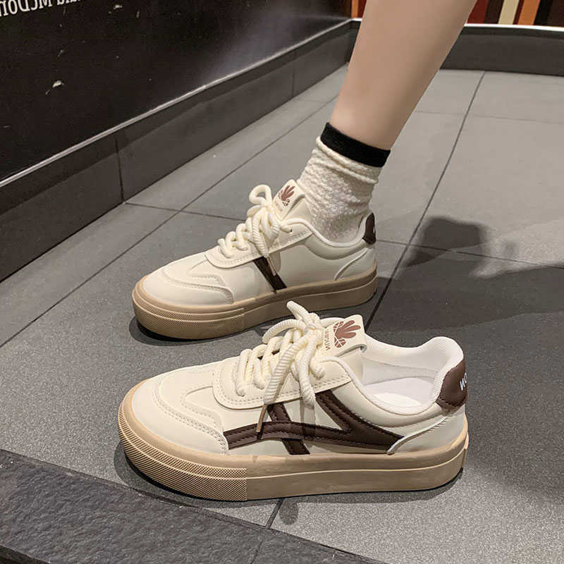 Casual style platform white shoes women's spring 2025 new sports board shoes popular fried street German training shoes ins tide