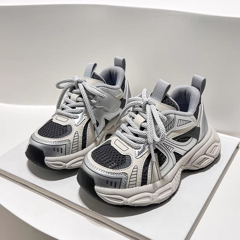 Children's dad shoes 2025 spring and autumn new Korean version of boys casual sports shoes medium and large girls soft-soled running shoes