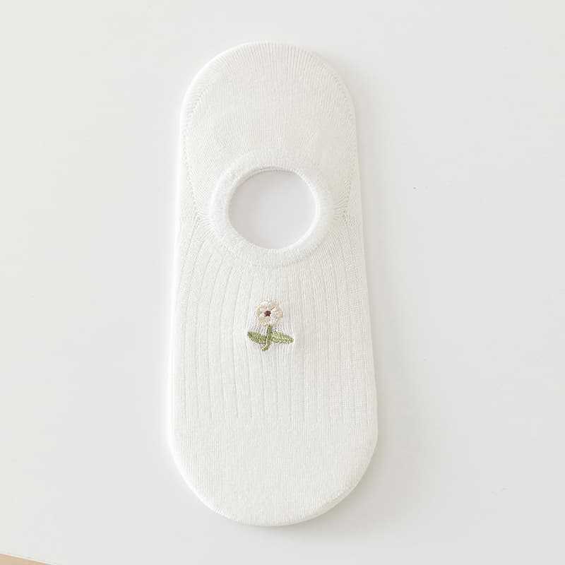 Women's Spring and Summer Thin Sweet Cartoon Embroidered Silicone Non Slip Bow Breathable Boat Socks