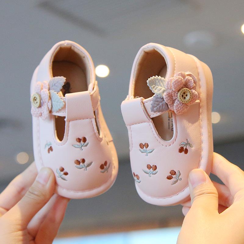Soft-Soled Non-Slip Baby and Toddler Walking Shoes - Spring/Autumn Style Princess Squeaky Leather Shoes with Magic Tape for Girls.