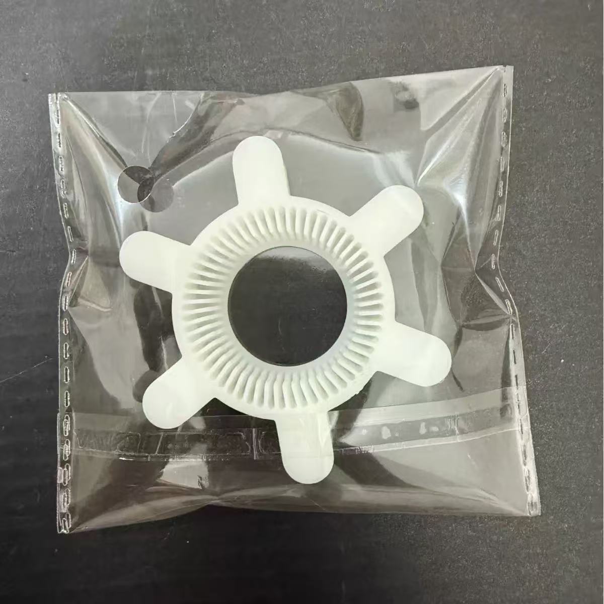 Unique Multi-function Bottle Cap Opener Plastic  Kitchen Gadget Multiple Colors For Home Bar Tool Kitchenware Fun Design
