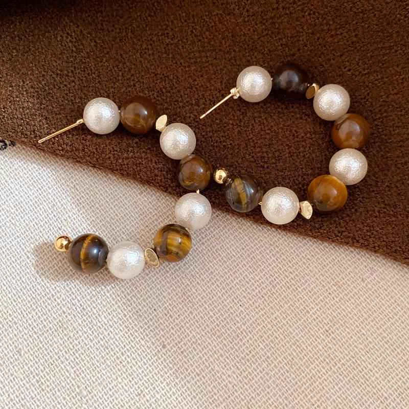 Silver Needle Geometric Tiger Eye Flower Earrings - Retro Style, Light Luxury, High-End Fashion Ear Studs